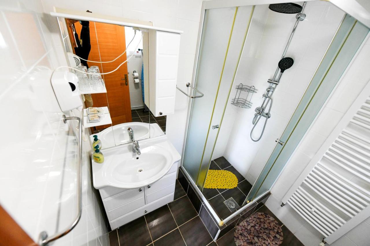 Apartman Leona Rakovica Eksteriør billede