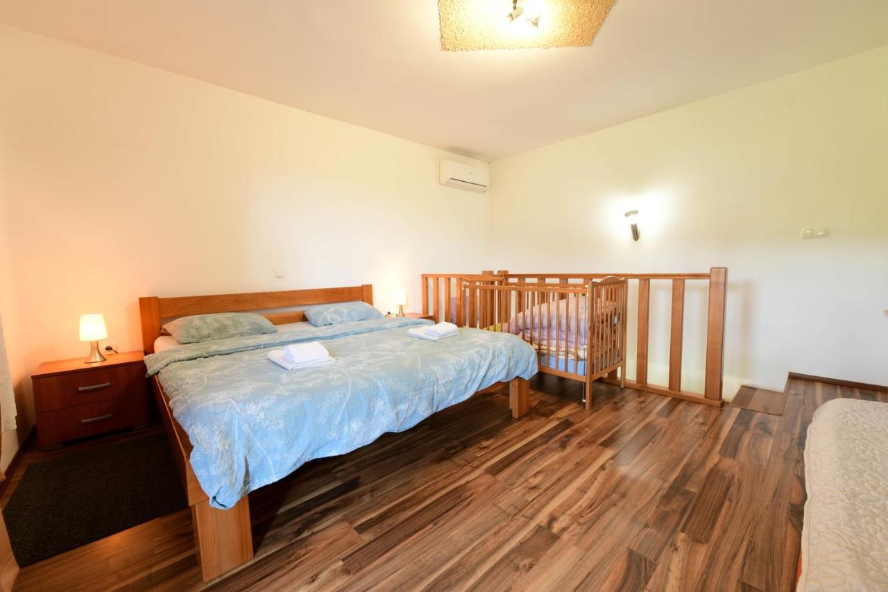 Apartman Leona Rakovica Eksteriør billede